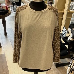 🐆Leopard Print Sweatshirt w/Fleece Sleeves🩶